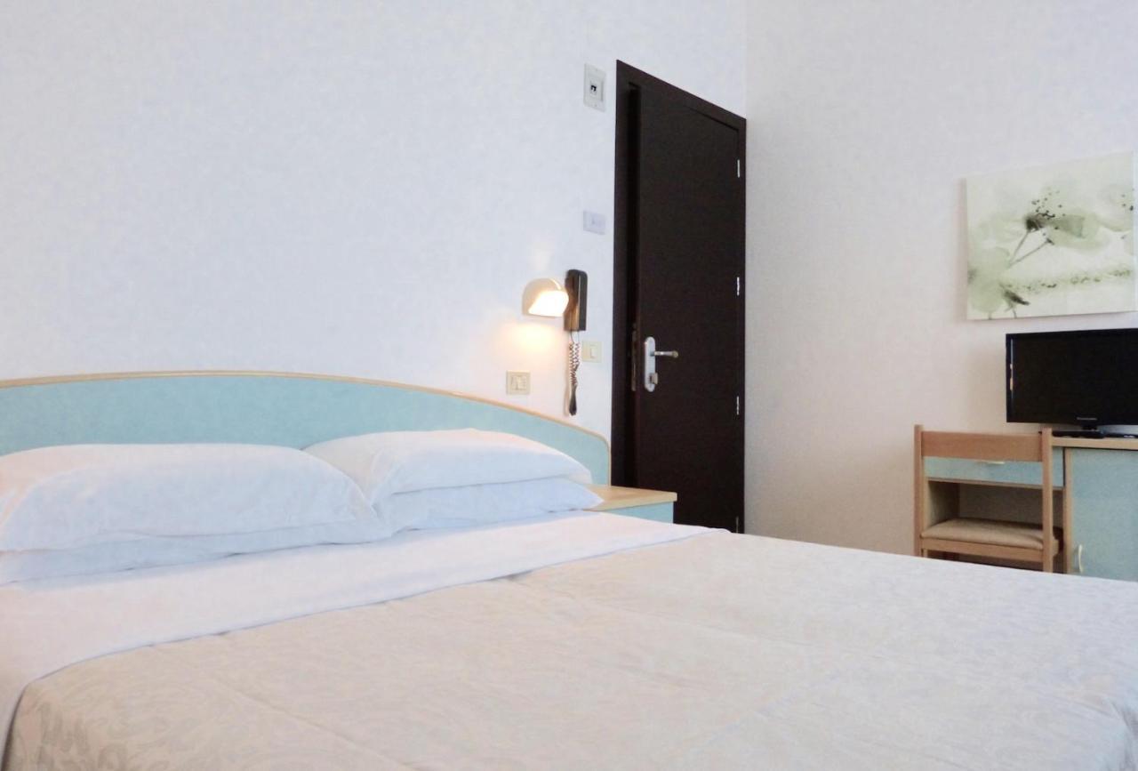 Hotel D'Annunzio Cattolica Eksteriør billede