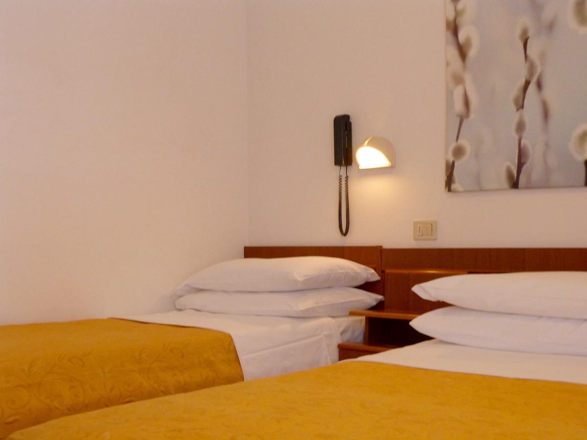 Hotel D'Annunzio Cattolica Eksteriør billede