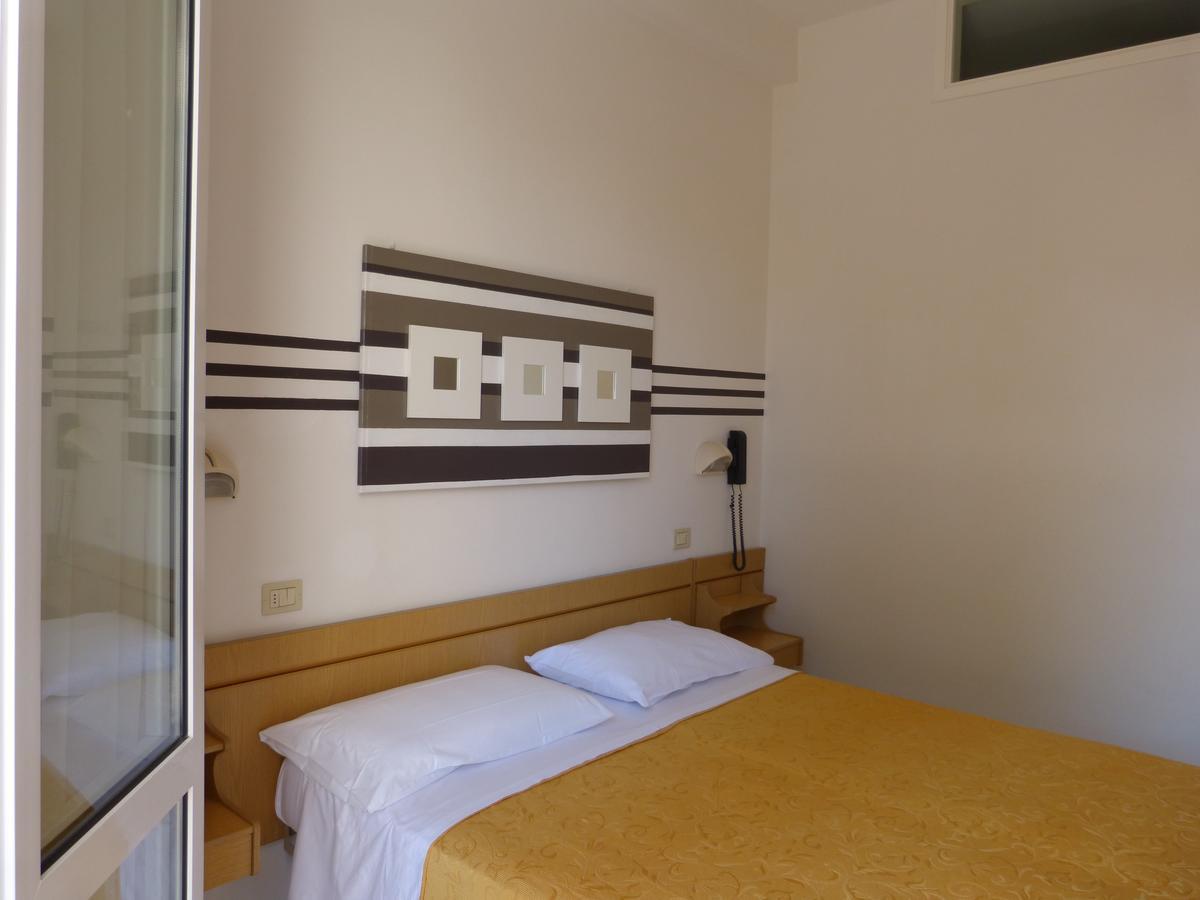 Hotel D'Annunzio Cattolica Eksteriør billede