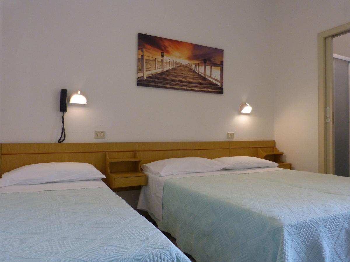 Hotel D'Annunzio Cattolica Eksteriør billede